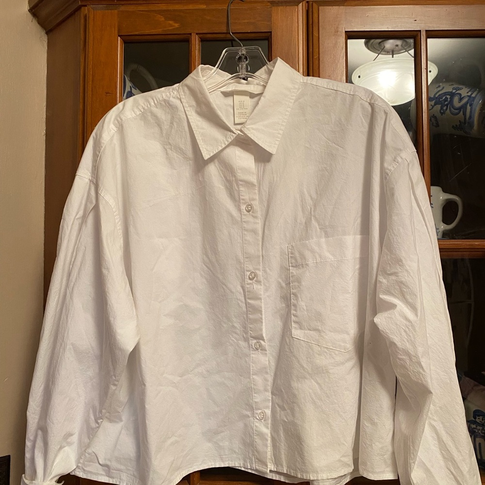Womens H&M crop shirt